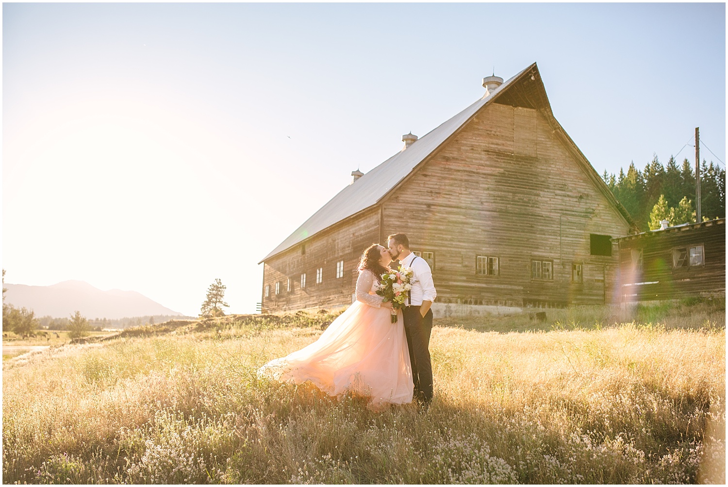 Intimate mountain cabin wedding photos | Colorado Springs wedding photographer