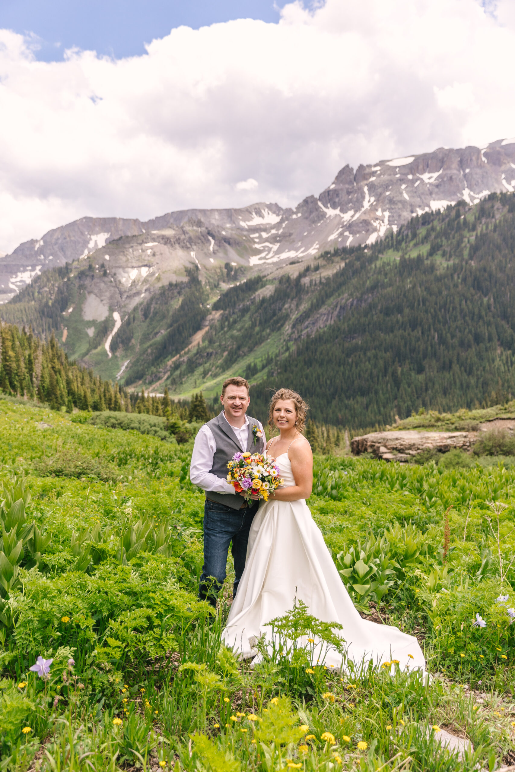 wedding couple in Ouray, Colorado mountains