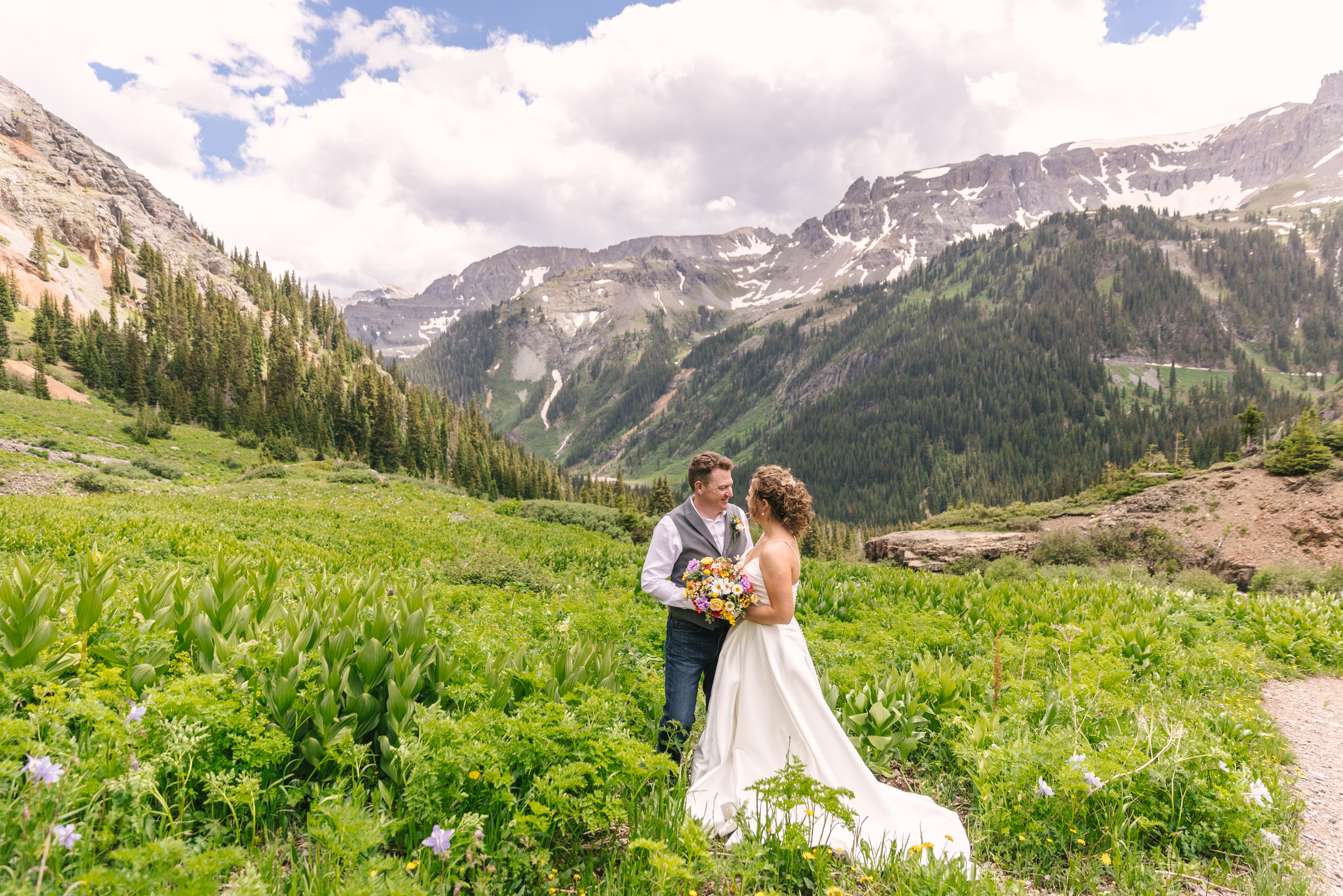 wedding couple in Ouray, Colorado mountains