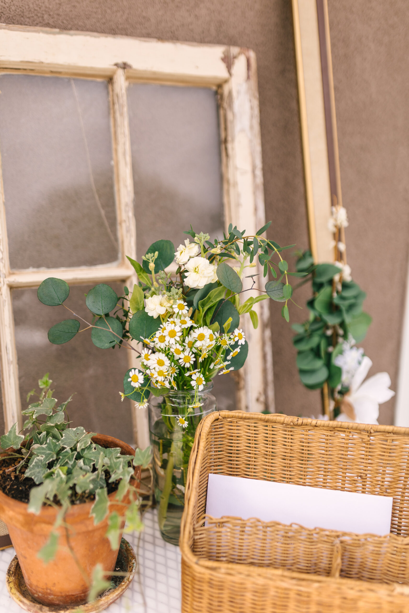 Secret garden theme backyard wedding details in Los Ranchos de Albuquerque