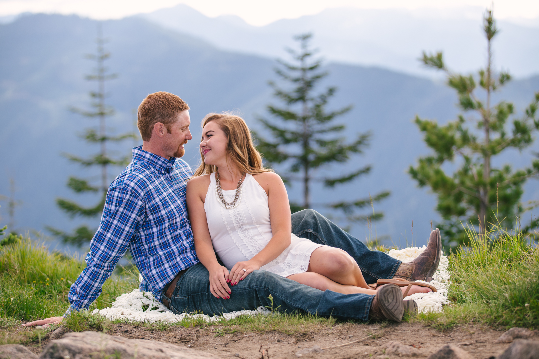 Style tips for amazing engagement pictures.