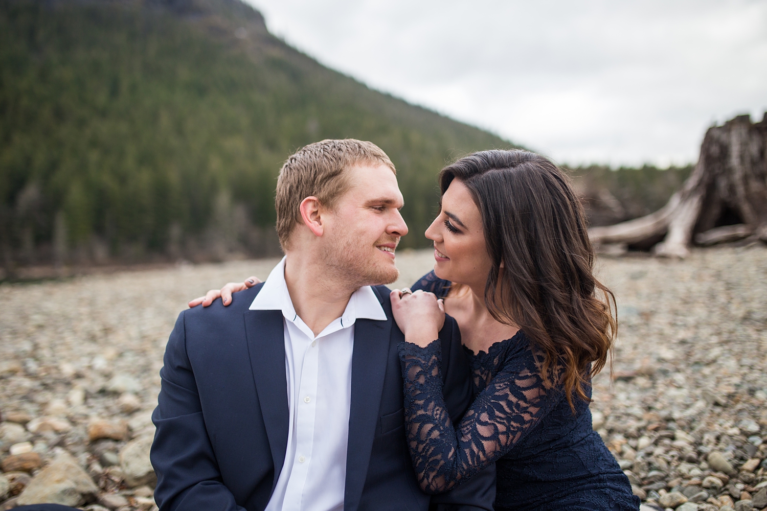 Style tips for amazing engagement pictures: professional hair and makeup.